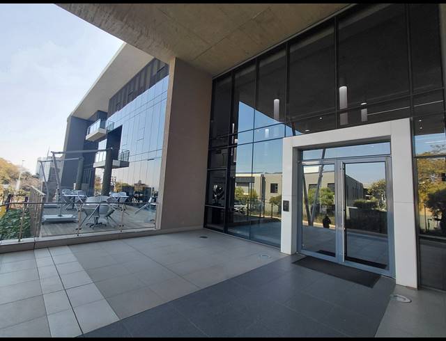 249M² OFFICE TO LET IN BRYANSTON